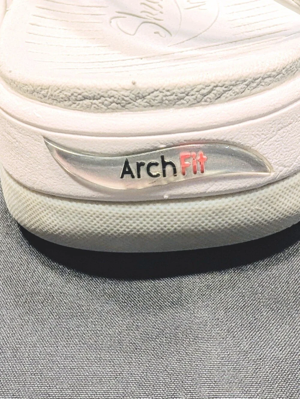 Skechers Arch Fit Women’s Sandals Size 11 White Gray Strappy Slingback